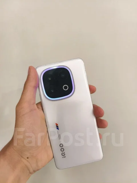 Vivo IQOO 13. �/�, 512 ��, �����, 3G, 4G LTE, 5G, Dual-SIM, NFC, ������� ������� ����