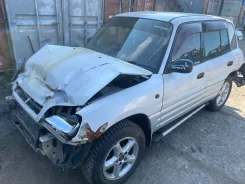 Toyota RAV4 ����