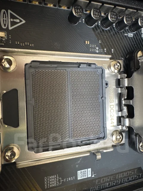 AMD X870E ����
