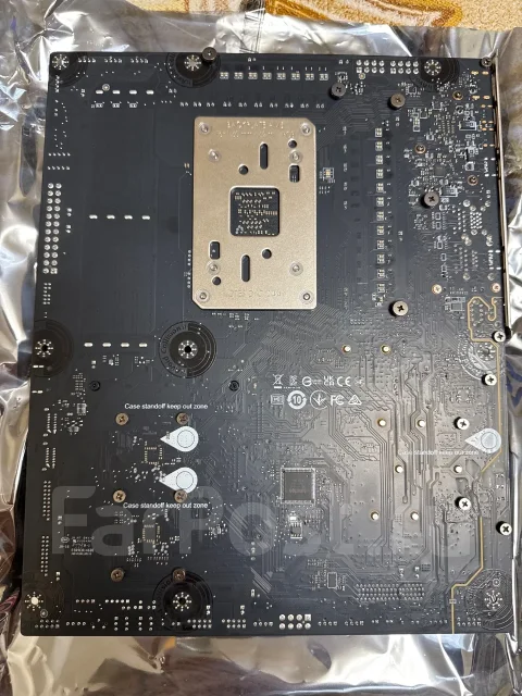 AMD X870E ����