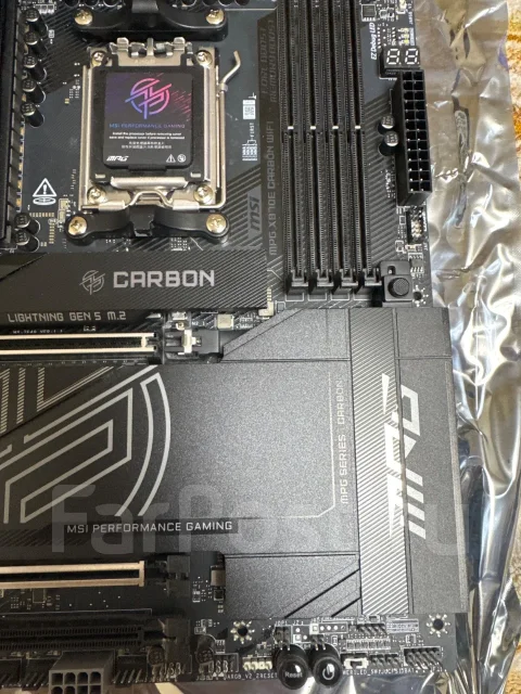 AMD X870E ����