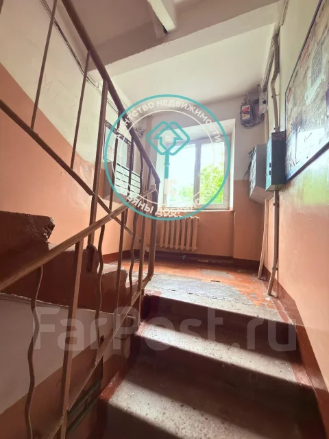 2-���������, �������� 100-����� ������������ 143. ������ �����, ���������, 46,8���.��., 4/5 ����. ������� ������ ����