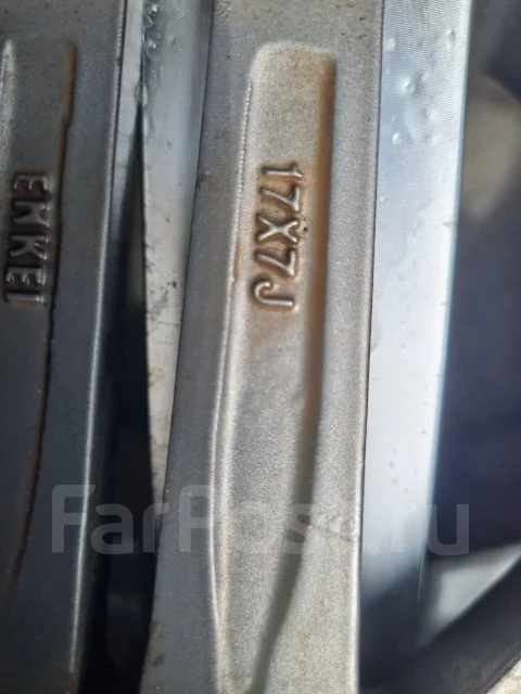 Enkei Rivazza Tuner. 7.0x17", 5x100, ET52 ����