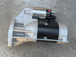 ������� Nissan Atlas SP4F23 TD27 2330010T03 2330010T03 ����