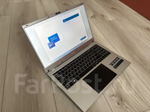 DEXP Aquilon. 15.6", ��� 8 ��, ���� 256���, WiFi: 1, Bluetooth: 1, ����������� �� 8��. ����