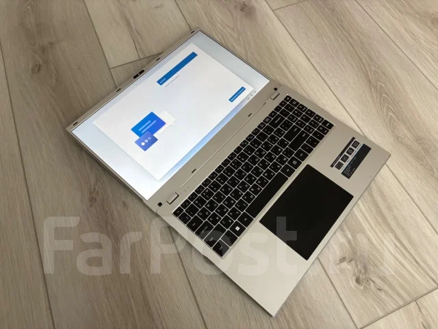 DEXP Aquilon. 15.6", ��� 8 ��, ���� 256���, WiFi: 1, Bluetooth: 1, ����������� �� 8��. ����