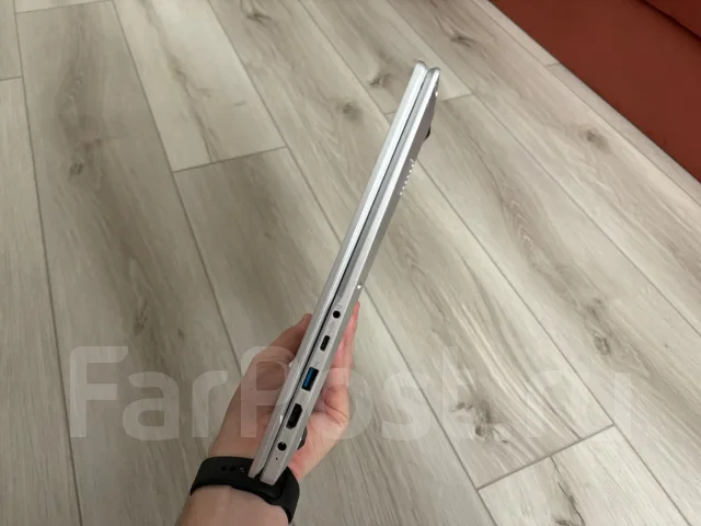 DEXP Aquilon. 15.6", ��� 8 ��, ���� 256���, WiFi: 1, Bluetooth: 1, ����������� �� 8��. ����