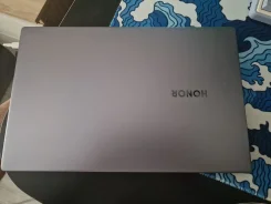 Honor MagicBook X 15. 15.6", 2,1����, ��� 8 ��, ���� 512���, WiFi: 1, Bluetooth: 1 ����