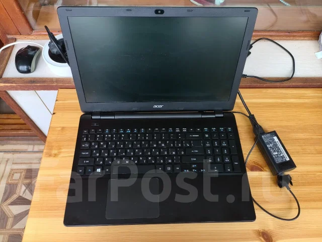 Acer Aspire E5-571G. 15.6", 2,2����, ��� 8 ��, ���� 500���, WiFi: 1, Bluetooth: 1, ����������� �� 4��. ����