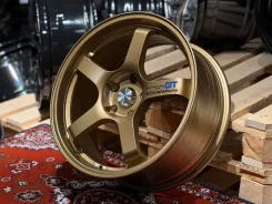 Advan Racing GT. 8.0x18", 5x114.3, ET38, �� 73,1���. ����
