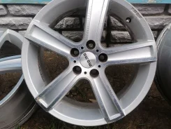 MOMO Storm. 7.0x16", 5x100, ET-35, �� 72���. ����