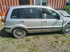 Ford Fusion ����