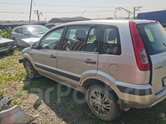 Ford Fusion ����