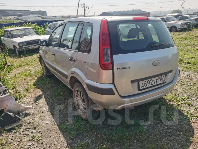 Ford Fusion ����