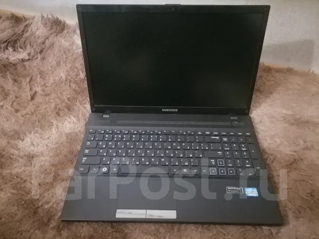 Samsung 300V5A. 15.6", 21����, ��� 8 ��, ���� 128���, WiFi: 1, Bluetooth: 1 ����