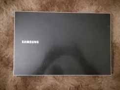 Samsung 300V5A. 15.6", 21����, ��� 8 ��, ���� 128���, WiFi: 1, Bluetooth: 1 ����