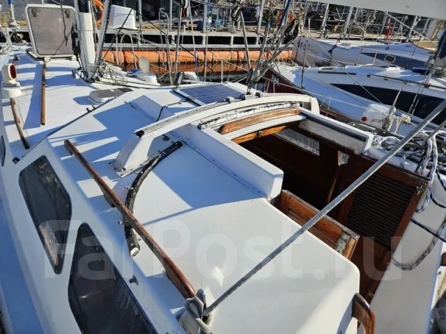 Okazaki 33 pilot house. ����� 10,6��., 1990 ���. ��� ����� �� ������������ ����