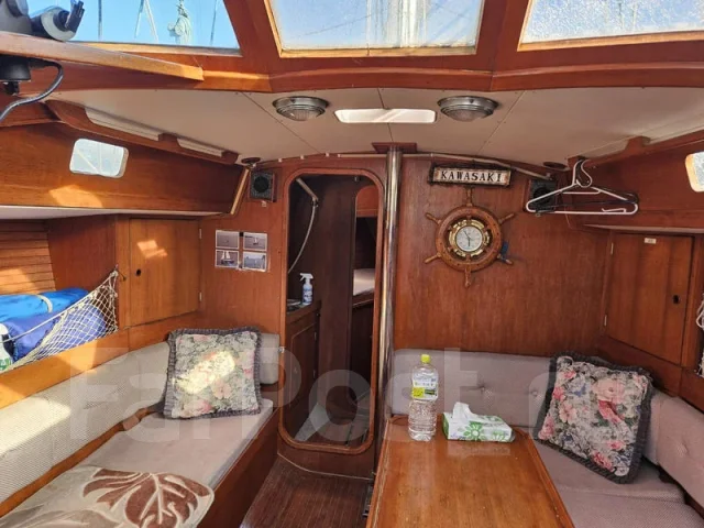 Okazaki 33 pilot house. ����� 10,6��., 1990 ���. ��� ����� �� ������������ ����