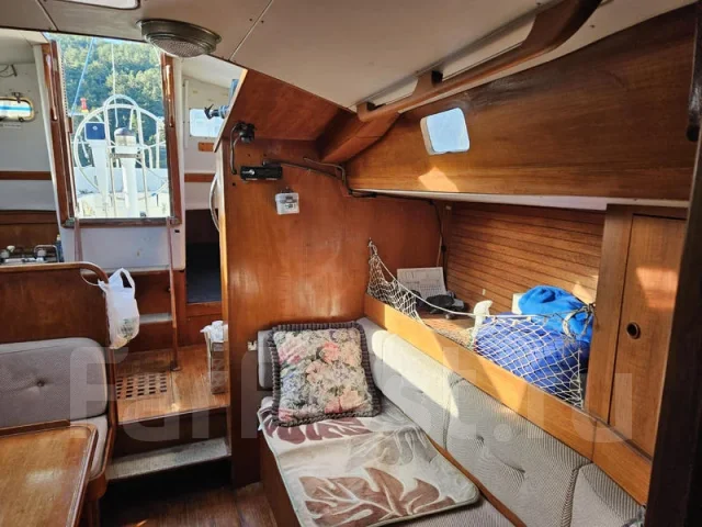 Okazaki 33 pilot house. ����� 10,6��., 1990 ���. ��� ����� �� ������������ ����