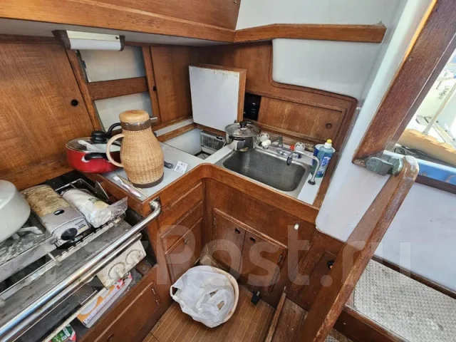 Okazaki 33 pilot house. ����� 10,6��., 1990 ���. ��� ����� �� ������������ ����