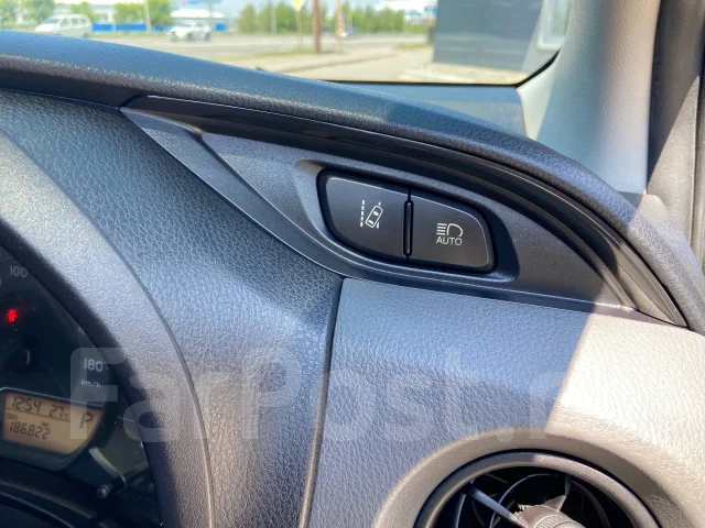 Toyota Vitz. ��� �������� ����