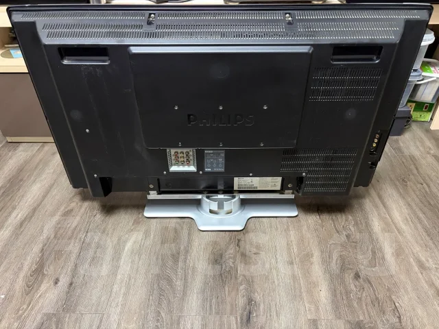 Philips. LCD (��) ����