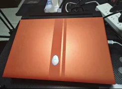 Thunderobot Zero Ultra. 16", 5,8����, ��� 32 ��, ���� 1 000���, WiFi: 1, Bluetooth: 1, ����������� �� 24��. ����
