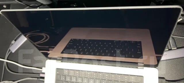 Apple MacBook Pro 16 2021. 16.2", 3,2����, ��� 64 �� � ������, ���� 4 096���, WiFi: 1, Bluetooth: 1, ����������� �� 21��. ����