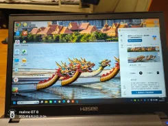 Hasee. 15.6", 3,3����, ��� 16 ��, ���� 240���, WiFi: 1, Bluetooth: 1, ����������� �� 3��. ����