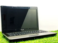 Asus. ��� 3072 ��, ���� 300���, WiFi: 1, Bluetooth: 1 ����