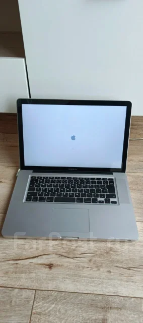 Apple. 15.4", 2,8����, ��� 8 ��, ���� 120���, WiFi: 1, ����������� �� 1��. ����