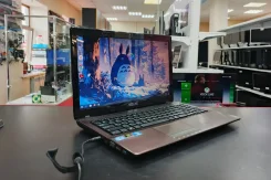 Asus. 15.6", 2,3����, ��� 4 ��, ���� 120���, WiFi: 1, Bluetooth: 1 ����