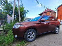 Mitsubishi Outlander. ��������, 4wd, 2.0 (146��.�.), ������, 71 300����. �� ����