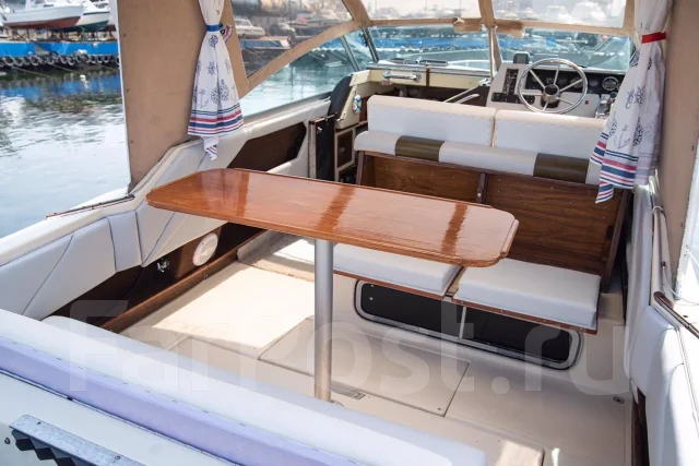Searay Sundancer. 1995 ���, ����� 9��., ��������� ������������, 310��.�., ������ ����