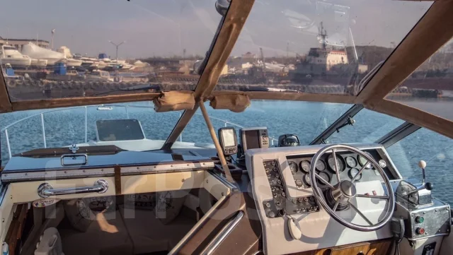 Searay Sundancer. 1995 ���, ����� 9��., ��������� ������������, 310��.�., ������ ����