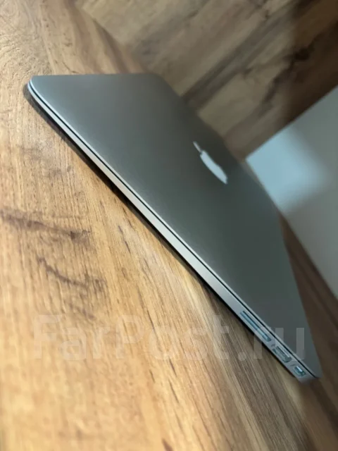 Apple MacBook Air 13 2017 Mid. 13.3", 1,8����, ��� 8 ��, ���� 128���, WiFi: 1, Bluetooth: 1 ����