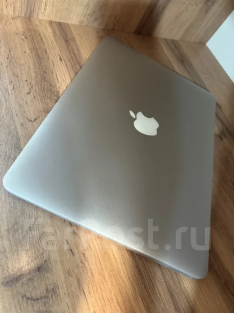 Apple MacBook Air 13 2017 Mid. 13.3", 1,8����, ��� 8 ��, ���� 128���, WiFi: 1, Bluetooth: 1 ����