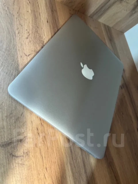 Apple MacBook Air 13 2017 Mid. 13.3", 1,8����, ��� 8 ��, ���� 128���, WiFi: 1, Bluetooth: 1 ����