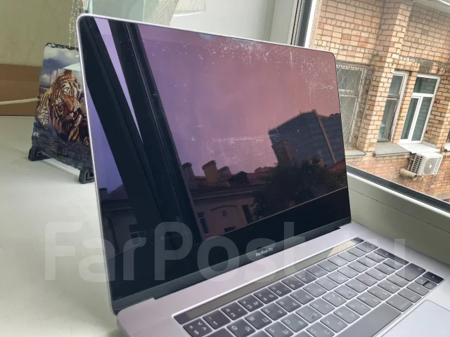Apple MacBook Pro 15 2017 Mid. 15", 2,8����, ��� 16 ��, ���� 256���, WiFi: 1, Bluetooth: 1, ����������� �� 6��. ����