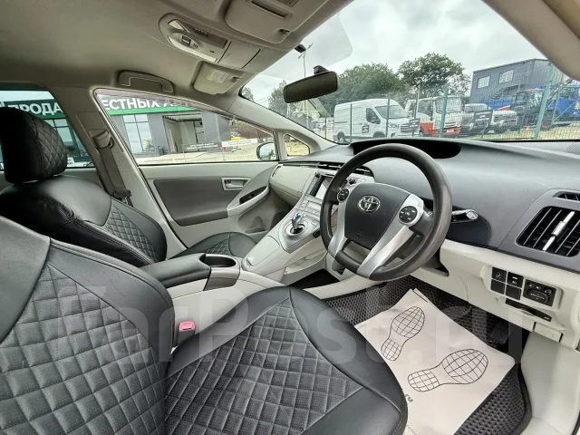 Toyota Prius. �������, ��������, 1.8 (99��.�.), ������, 169 000����. �� ����