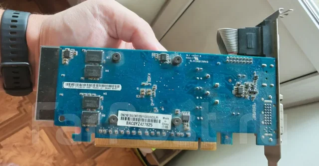 GeForce GT 210 ����