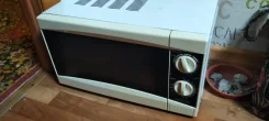 ����� ����