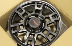 TRD. 8.0x17", 6x139.7, ET5, �� 106,1���. ����