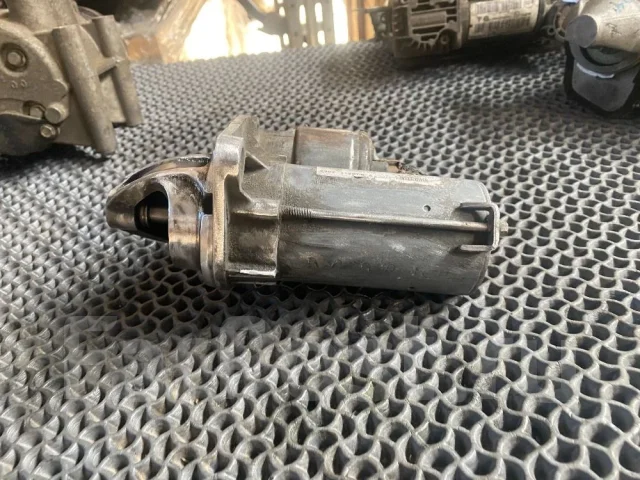 ������� FORD Focus 3 1.6 8V2111000BE 8V2111000BE ����