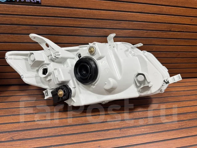 ���� ������ Toyota Corolla Fielder / Axio E140 2006-2012� 8115012C80 ����