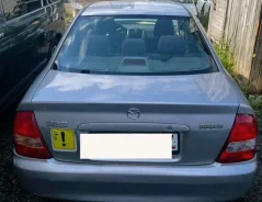 Mazda 323 ����