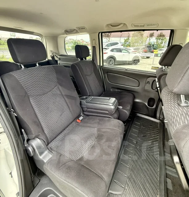 Nissan Serena. �������, ��������, 2.0 (147��.�.), ������, 223 000����. �� ����
