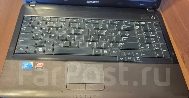 Samsung R540. 15.6", 2,3����, ��� 8 ��, ���� 500���, WiFi: 1, Bluetooth: 1, ����������� �� 6��. ����