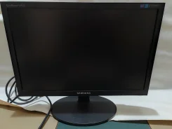 Samsung. 19", ���������� �� (LCD, LED, QLED) ����