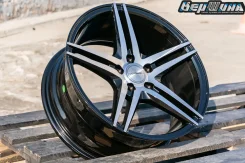Vossen VPS-302. 7.0x16", 5x100, ET35, �� 73,1���. ����